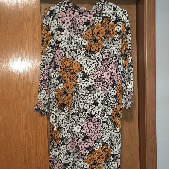 Floral dress - Picture 4 of 5